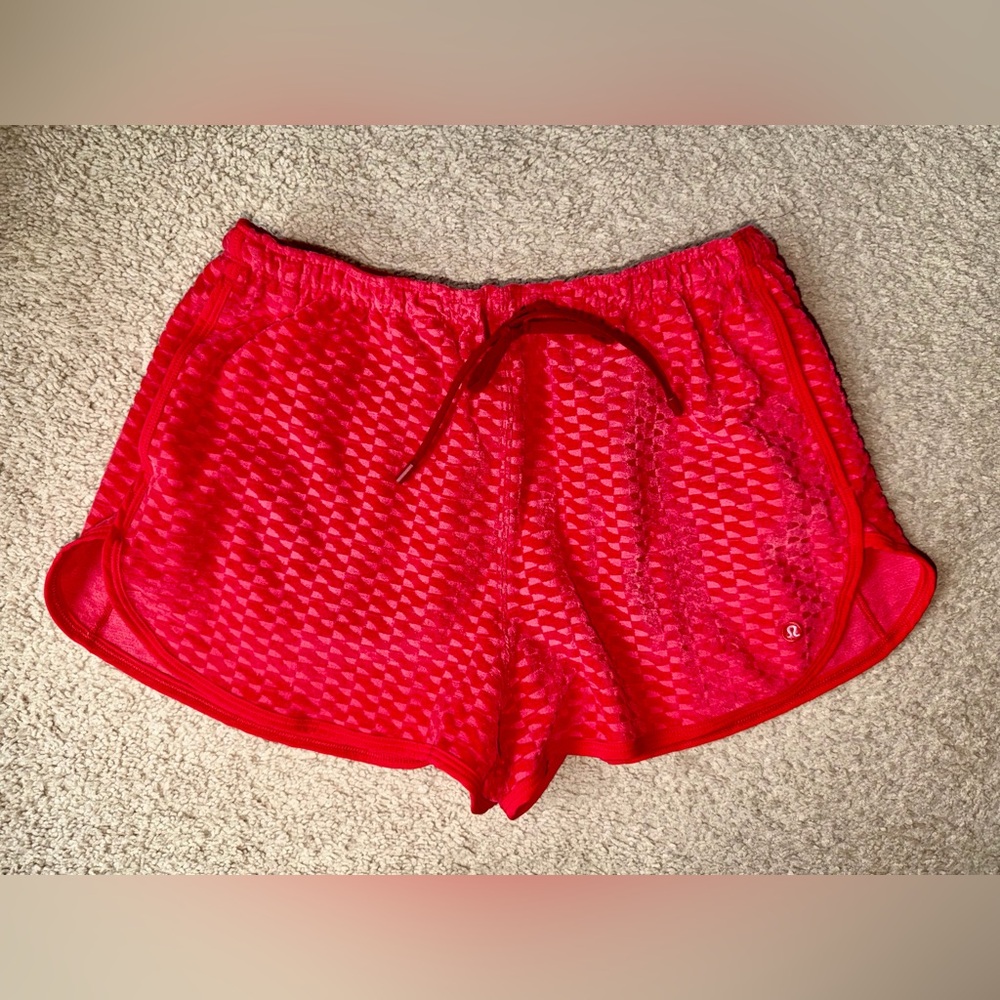 Lululemon Lulu Red Velvet Terry Slim-Fit High-Rise Short 8 NWOT